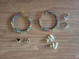 lot 299 image: Beaded Hoop Earrings and Drop Earrings Lot 4 Pairs