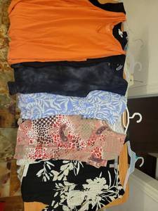 lot 326 image: Clothing Lot Bundle 7 Items Womens Tops Shirts Tees Mixed Brands