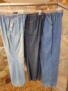 lot 338 image: Lot of 3 Womens Denim Jeans Elastic Waist size xl