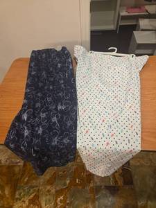 lot 342 image: Two Pack Capri Pants, Size 163
