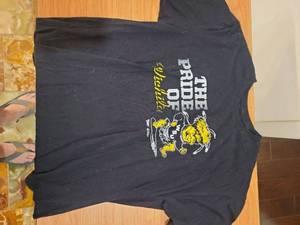 lot 347 image: Black T-Shirt with Yellow and White Graphic Print size xl