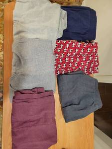 lot 350 image: Clothing Lot  5 pairs of pajama pants and sweats size XL