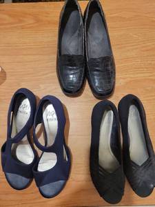lot 363 image: Lot of 3 Pairs Womens Shoes Loafers Pumps Size 7