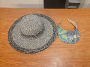 lot 364 image: Two Pack HatSun Visor