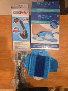 lot 371 image: EZ Grip Bathroom Suction Handle and Fresh Feet Cleaner