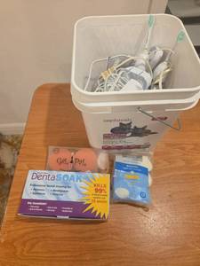 lot 372 image: Bathroom Contents