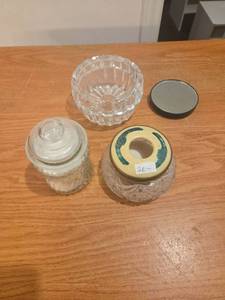 lot 375 image: Bathroom Organization, Cotton Holder