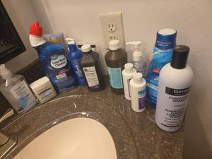 lot 380 image: Bathroom CleaningSupplies