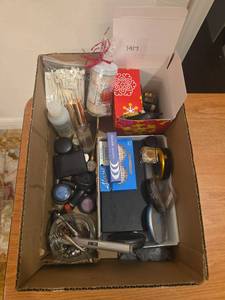 lot 386 image: Assorted Makeup
