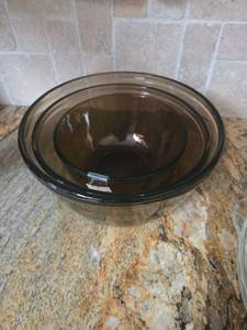 lot 404 image: The Bowl Set