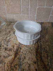 lot 408 image: Two Pack Glass Dish