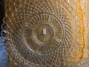 lot 416 image: Crystal Dish