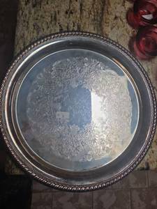 lot 424 image: Dish