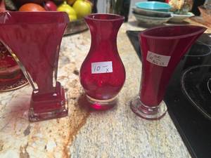 lot 426 image: Three Pack Mini Vases