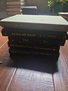 lot 437 image: Lot of 5 Books Leave No Trace, Bring Me Back, One Perfect Lie, Most Dangerous Place, Every Breath