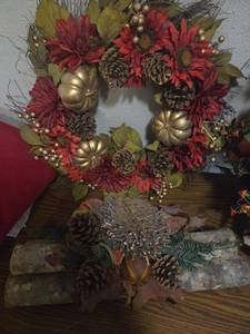 lot 463 image: Decorative Wreath with Red Flowers Gold Pumpkins Pinecones and Berries