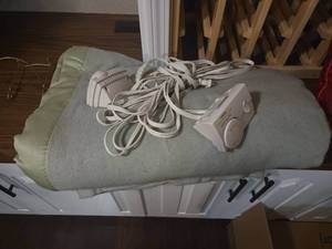 lot 465 image: Electric Heated Blanket