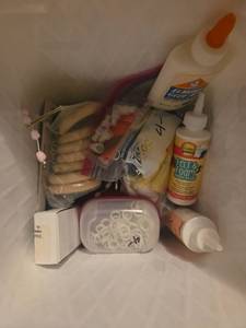 lot 500 image: Various Crafting Supplies