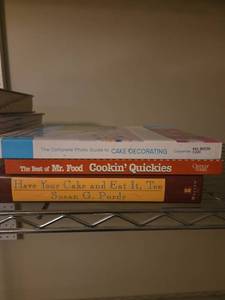 lot 509 image: Lot of 3 Cookbooks Cake Decorating, Mr. Food Quickies, Have Your Cake and Eat It Too