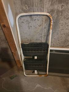 lot 574 image: 2-Step Folding Step Ladder with Handle
