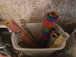 lot 578 image: Lot of Decorative Paper Rolls and Tubes
