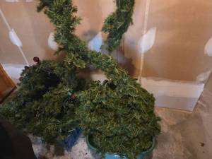lot 601 image: Heavy Duty Christmas Garlands