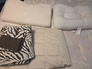 lot 603 image: Various Bedding Pieces, Queen Size Sheet, Pillows