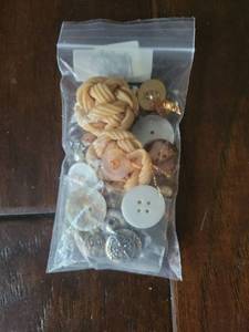 lot 631 image: Mixed Buttons Lot Craft Sewing Supplies