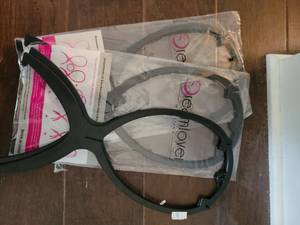 lot 638 image: Pack of 3 wig stands