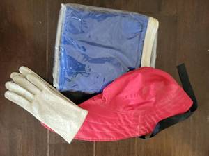 lot 639 image: Poncho, rubber gloves, and  rain hat