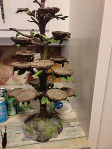 lot 649 image: Decorative Tree with Multiple Platforms and Green Foliage very heavy 22in tall