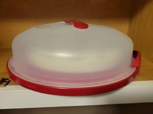 lot 651 image: Microwave Food Cover with Red Handles and Vent
