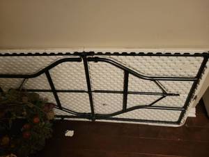 lot 661 image: 6 ft folding tabler