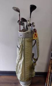 lot 24 image: Golf Club Set with Bag, 9 Clubs Including Putter Driver Irons