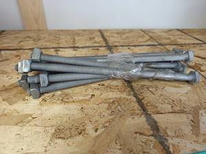 lot 46 image: Hex Head Cap Bolts with Nuts Assortment 7 Piece 14in m