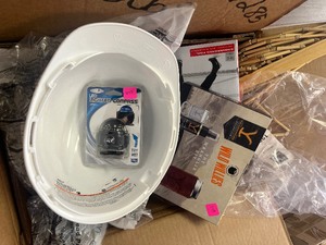lot 62 image: Mystery miscellaneous box - 7 items total