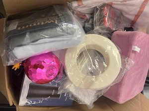 lot 74 image: Mystery miscellaneous Box - 15 items