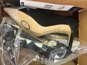 lot 87 image: High heels Adrienne Vittadini - Lot of 7 - sizes 6.5 and 9