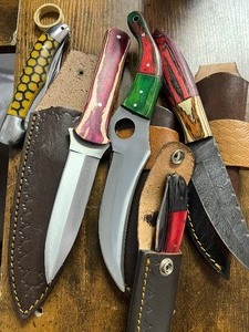 lot 97 image: Lot of 5 knives full tang