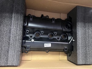 lot 121 image: Upgread Aluminum Engine Valve Cover Compatible with 2017-2019 Hyundai Elantra Kona Kia Forte 2.0L L4 Replace 224102E700
