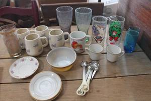 lot 3030 image: Vintage McDonalds, Pepsi Glasses & More