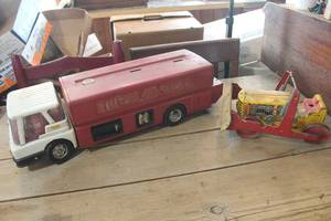 lot 3039 image: Vintage Texaco Toy Truck and More