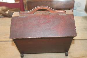 lot 3074 image: Vintage Wooden Sewing Box with Contents
