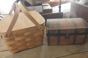 lot 3075 image: Vintage Chest Box and Picnic Basket