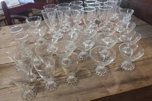 lot 3084 image: Vintage Glasses