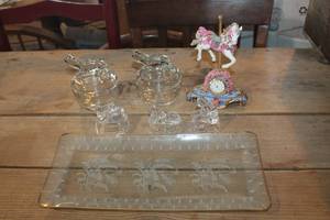 lot 3086 image: Glass Trinket Boxes and More