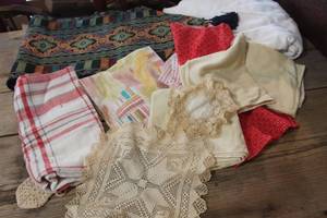 lot 3096 image: Tablecloth, Dresser Scarf and More