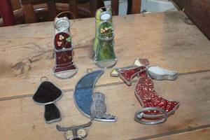 lot 3107 image: Stain Glass Dcor