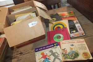 lot 3113 image: Box of Vintage 45 Records Beatles and More