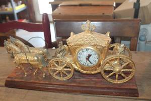 lot 3116 image: Vintage United Clock untested
